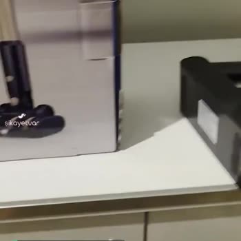 Blaupunkt Süpürge Toz Kapak Tırnağı Kırıldı, Şu Anda Batarya Dolmuyor!