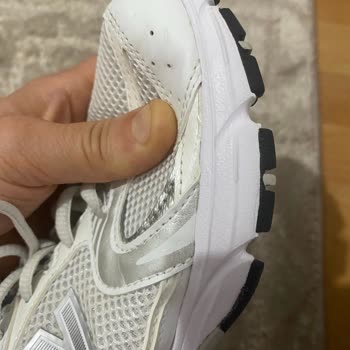 Rize Boyner'den Alınan New Balance Ayakkabısında Deri Yırtılmaları Ve Kullanıcı Hatası Reddi