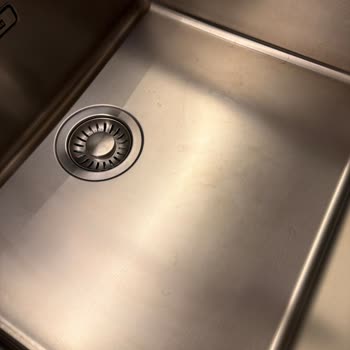 Yeni Montajlı Franke Çelik Evye Üzerindeki Kalıcı Lekeler Ve Değişim Talebi