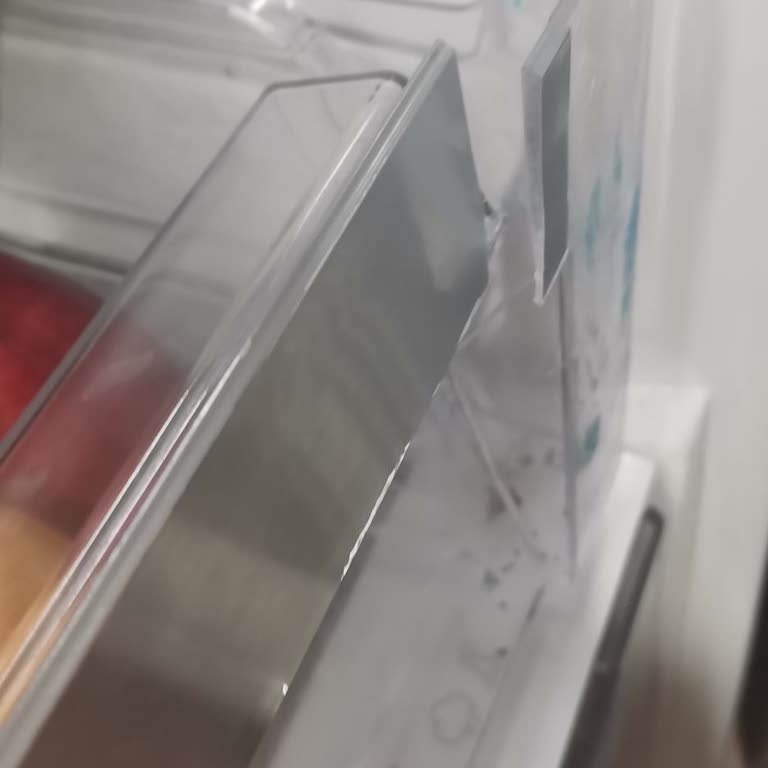 Vestel Buzdolabının Çekmece Çatlakları Nedeniyle Yedek Parça Ve Değişim Talebi