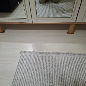 İzmit Şubesinde Gardırop Kurulumu Kartonla Sabitlendi, Ayaklar Kırıldı Ve Geri Dönüş Yok