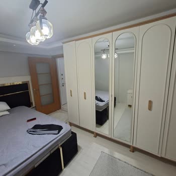 İzmit Şubesinde Gardırop Kurulumu Kartonla Sabitlendi, Ayaklar Kırıldı Ve Geri Dönüş Yok