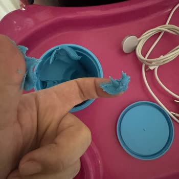 Pensan Kidz Oyun Hamurunda Akışkan Kıvam Ve Yapışkanlık Sorunu
