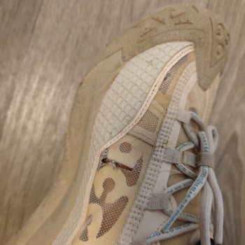 Ayıplı Nike Ayakkabıda Erken Yırtılma Ve İade Taleplerine Cevapsızlık