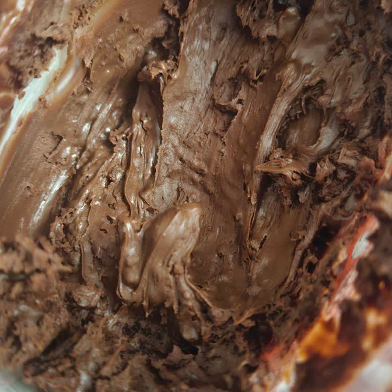 A101 Mağazasından Satın Aldığım Nutella Ürünün Kıvamı Sert Ve Rengi Farklı