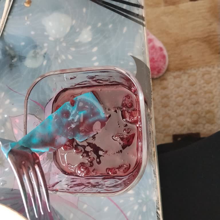 BİM İlkgün Vişne Reçelinde Mavi Renkli Yabancı Madde Ve Sağlık Endişesi