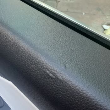 Bornova Togg Bayisinde Garanti Kapsamındaki İç Döşeme Kabarcıklarına Ciddiyetsiz Yaklaşım