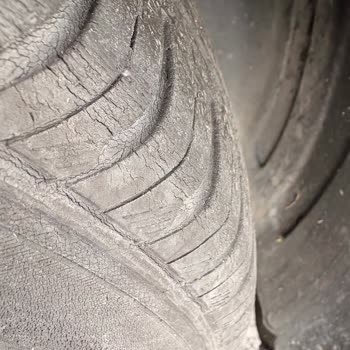 İkame Araçta Lastik Arızası Ve Güvenlik Endişesi