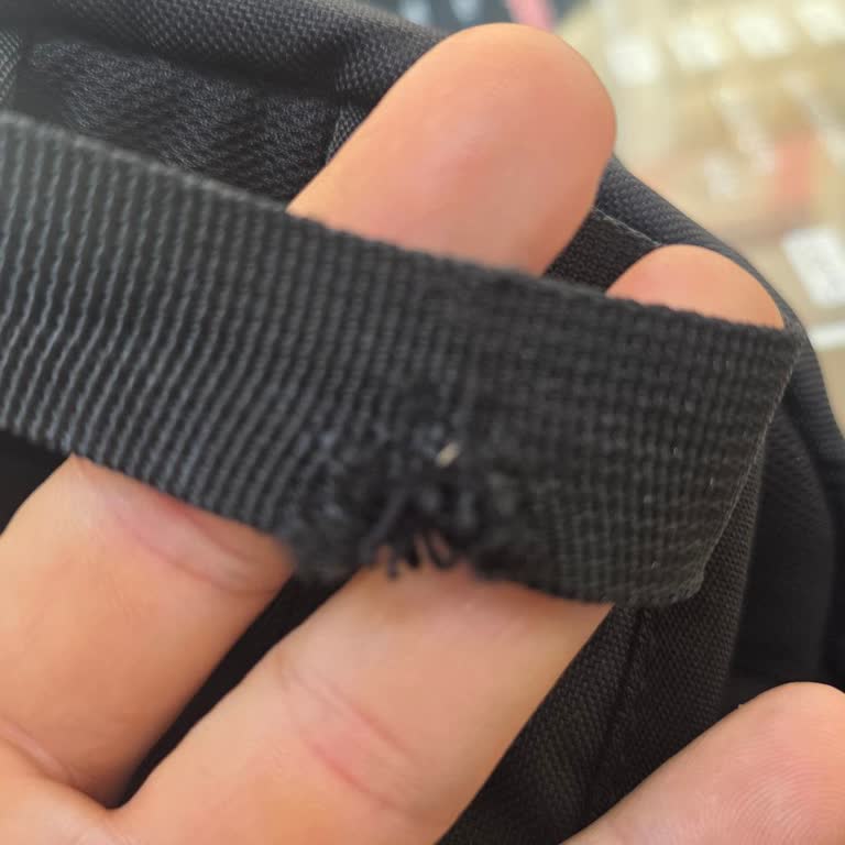 Nike Spor Çantasında Sap Yırtılması Ve Mağaza Çözüm Reddi