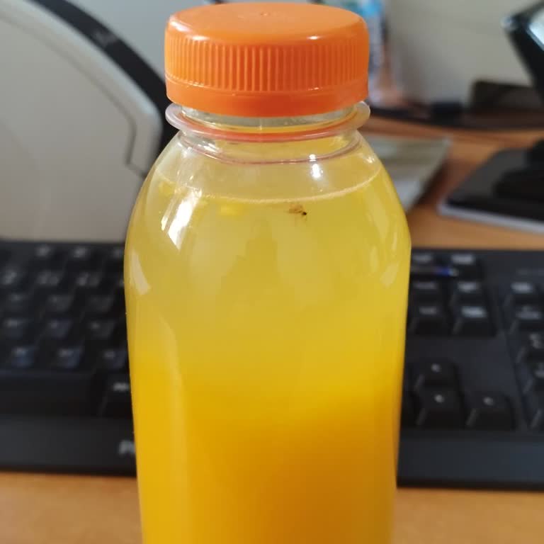 Edremit Akçay BİM Şubesinde Portakal Suyunda Sivrisinek Bulunması