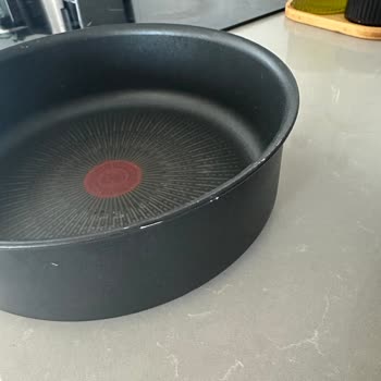 Tefal Tencere Tava Setinde Sap Bağlantı Noktalarındaki Çizikler Kalite Sorunu