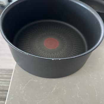 Tefal Tencere Tava Setinde Sap Bağlantı Noktalarındaki Çizikler Kalite Sorunu