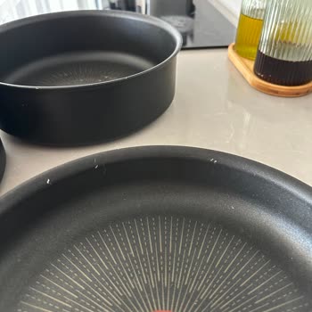 Tefal Tencere Tava Setinde Sap Bağlantı Noktalarındaki Çizikler Kalite Sorunu