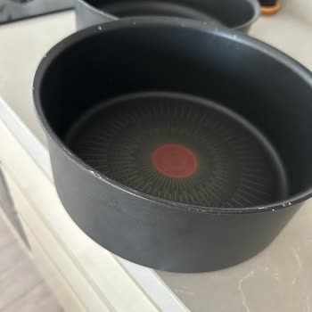 Tefal Tencere Tava Setinde Sap Bağlantı Noktalarındaki Çizikler Kalite Sorunu