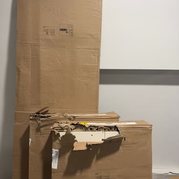 Kusurlu IKEA Fagelfjallet Ürünü İçin Kartal Mağazasından Hızlı Değişim İsteği