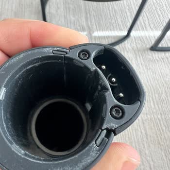 Philips Aqua Plus 8000 Şarjlı Dik Süpürge Plastik Borusu Kırıldı Ve Performans Düşüyor