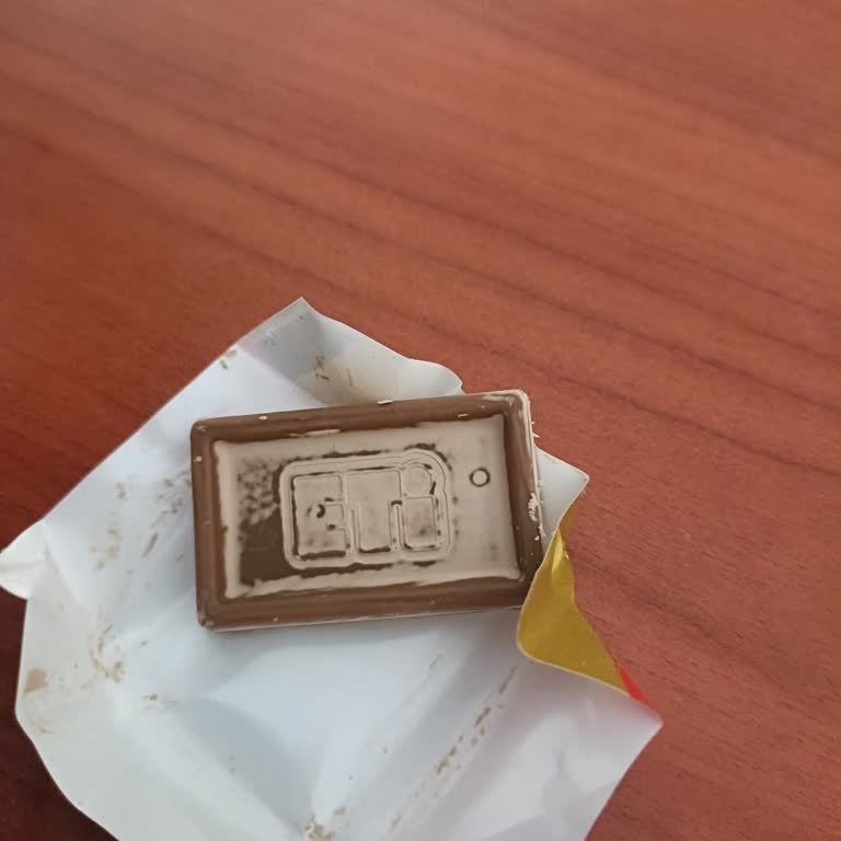 Eti Mini Tablet Çikolatanın Renk Bozukluğu Ve Çocuklar İçin Güven Sarsıntısı