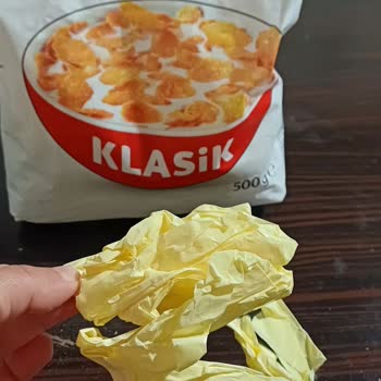 BİM Kelly’s Corn Flakes Paketi İçinde Kağıt Ve Plastik Parçası Keşfedildi