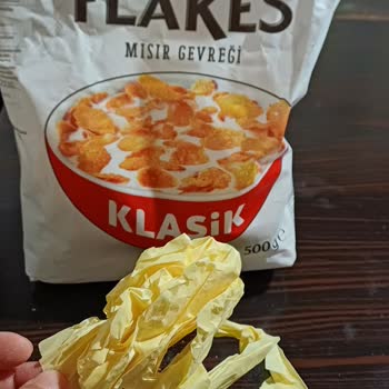 BİM Kelly’s Corn Flakes Paketi İçinde Kağıt Ve Plastik Parçası Keşfedildi