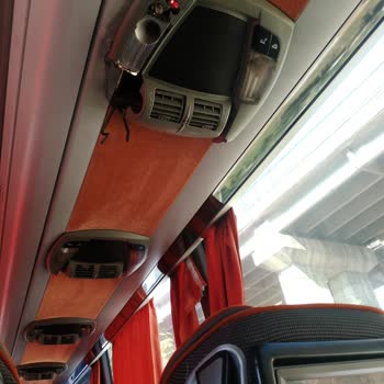 Buzlu Turizm Otobüsündeki Kötü Koku, Hijyen Eksikliği Ve Hasarlı Havalandırma İçin Tam İade Talebi