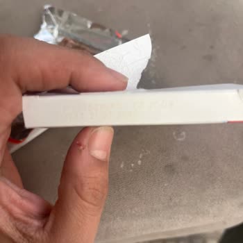 İstanbul Eyüpsultan’da Tarih Geçmemiş Kinder Chocolate Çikolatasının Beyazlaşması