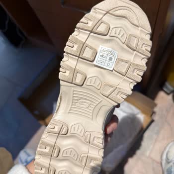 Üst Üste Kusurlu Skechers Ayakkabı Gönderimi Ve Kalite Kontrol Eksikliği