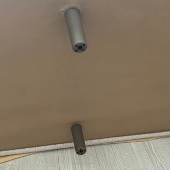 Mondi Home Adriana Koltuk Takımının Ayakları Kırıldı Ve Destek Alınamadı