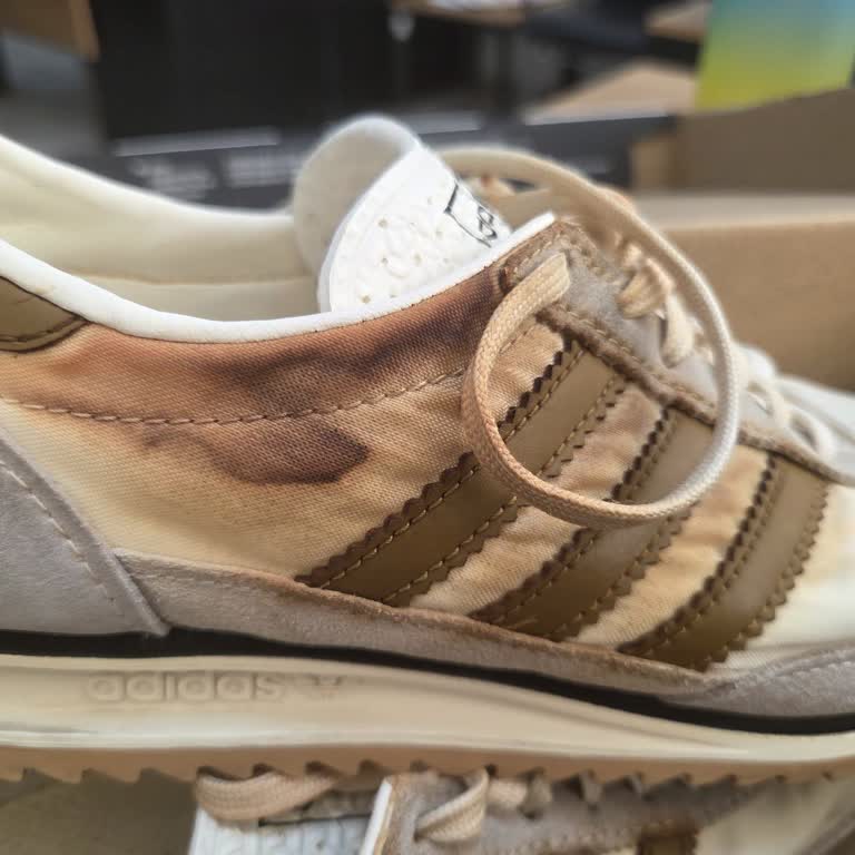Adidas Ayakkabısının Yıkamada Boya Akması Ve Ücretsiz Değişim Talebi