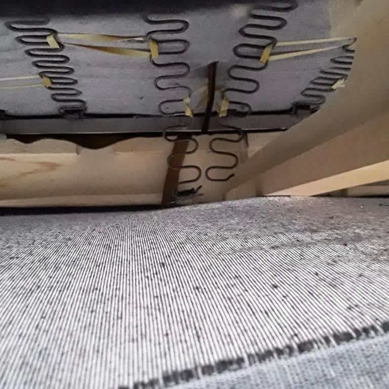 Kilim Koltuk Takımının Üretici Hatası Ve Bayinin Kapanması Nedeniyle İade Talebi