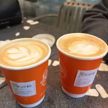 Gloria Jean’s Şubesinde Menü Görselleriyle Uyuşmayan Kahve Sunumu Ve İhmalci Personel