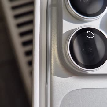 Yeni İPhone 18 Pro’da Kamera İçinde Toz Sorunu Ve Değişim İsteği