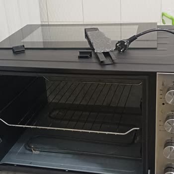 Kumtel Jet Midi Fırının Camı Patladı, Evde Güvenlik Riski Oluştu