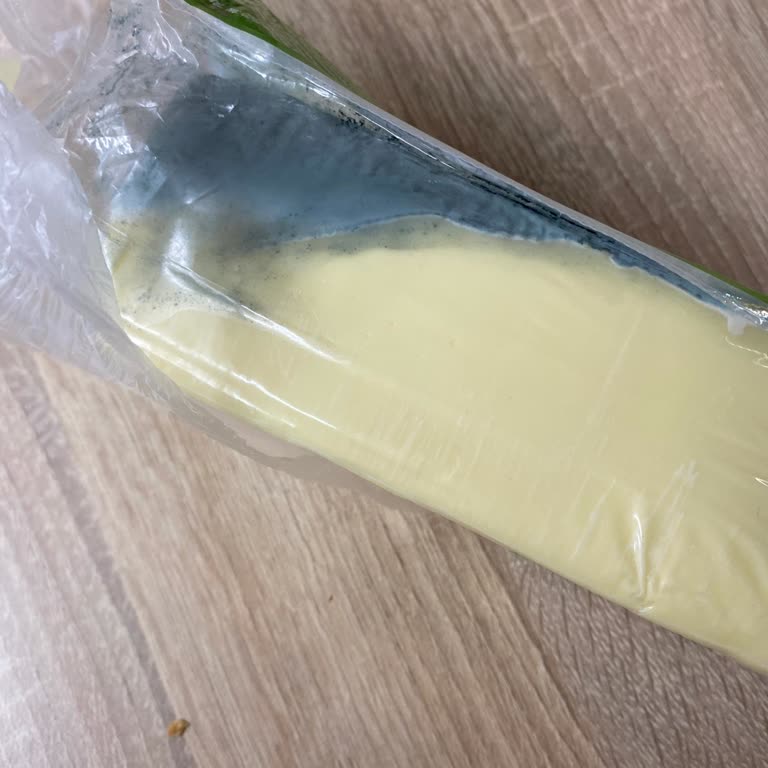Aknaz Tam Yağlı Tost Peynirinde Küflenme Ve Mağaza Sorumlusunun İlgisiz Tutumu
