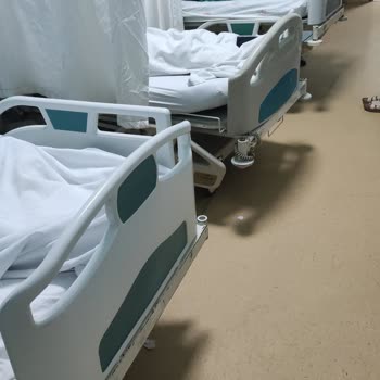 Ortopedi Servisinde Aşırı Kalabalık Oda Ve Yatak Düzeni Mahremiyet Ve Hijyen Sorunu