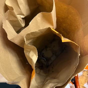 Depozito Outlet Popeyes'ta Çalışanın Ters Davranışı Ve Eksik Patates Şikayeti