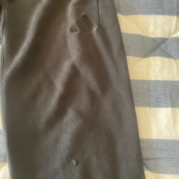 Adidas Eşofman Altının Kısa Sürede Yırtılması Ve Renk Solması Kullanıcı Hatası Olarak Reddi