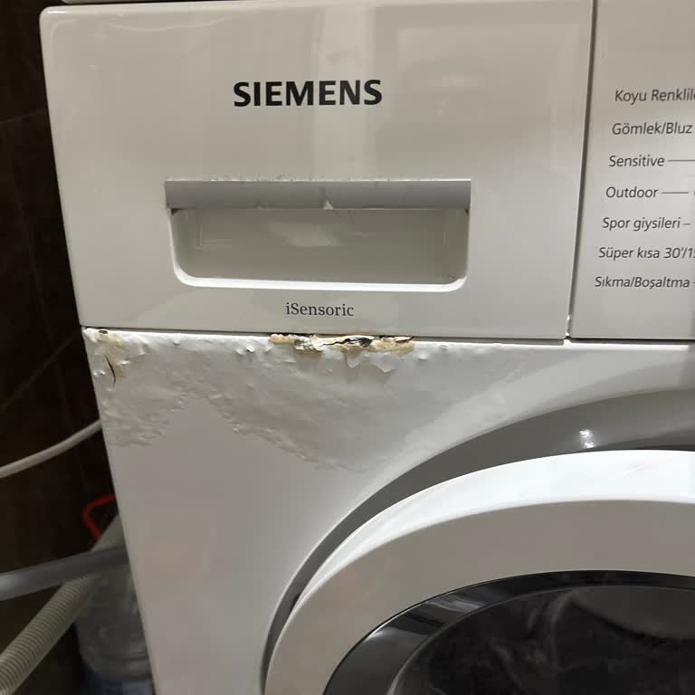 Siemens IQ300 Çamaşır Makinesinde Ön Panel Boya Kabarması Ve Korozyon Sorunu
