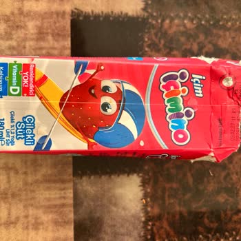 İçim Çilekli Süt Bozulmuş Çıktı: Son Kullanma Tarihi Geçmemiş Olmasına Rağmen