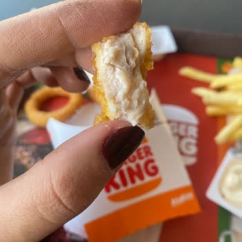 Burger King Amasya Şubesinde Çiğ Nugget Servisi Ve Sağlık Endişesi