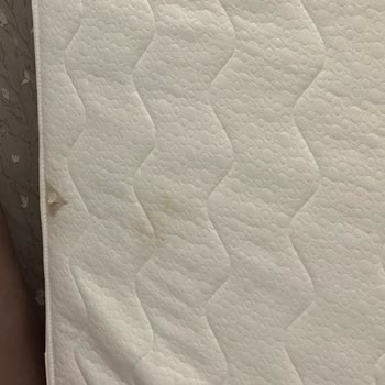 Kırık Ve Lekeli Kardelen Yatak Kılıfı İçin Değişim Talebi Gecikiyor