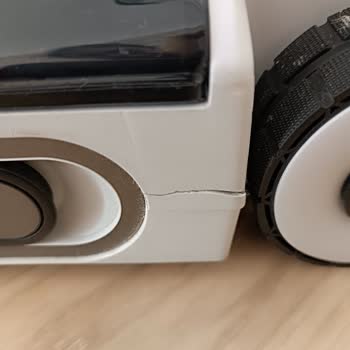Roborock F25 Ace Modelinde Tekrarlayan Kırık Ve Deterjan Haznesi Çatlağı Kullanıcı Hatası İddiası