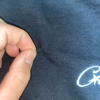 Corteiz Hoodie'de Dikiş Sökülmeleri Ve Çekme Sorunu