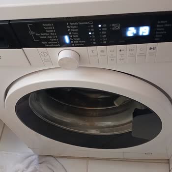Arçelik Çamaşır Makinesinde Sürekli Su Sızdırma Ve Elektrik Çarpma Riski