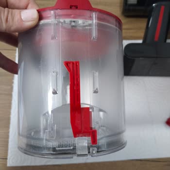 Dyson V8 Süpürge Parçasının Yuvasından Çıkması Garanti Kapsamında Kullanıcı Hatası Olarak Reddedildi
