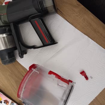 Dyson V8 Süpürge Parçasının Yuvasından Çıkması Garanti Kapsamında Kullanıcı Hatası Olarak Reddedildi