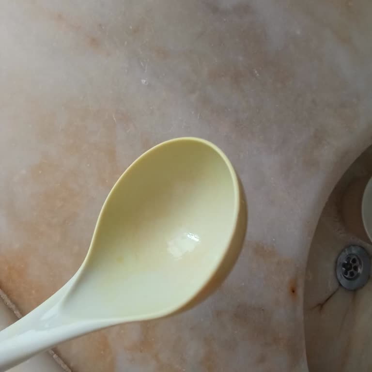 Emsan Mutfak Trendyol'da Satın Alınan Burby Wood Setinde Yağ Lekesi Çıkarılamıyor