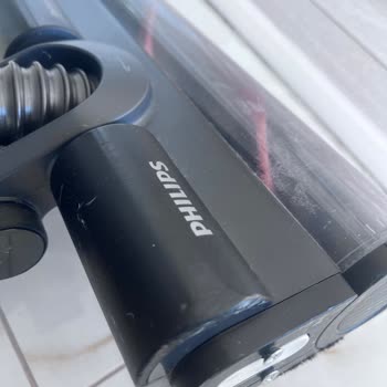 Philips 8000 Serisi Dikey Süpürge Çekim Gücü Düşüşü, Parça Kırıkları Ve Batarya Arızası