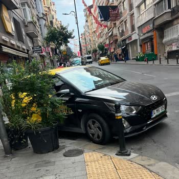 Tuborg Araçlarının Kaldırıma Ve Yaya Geçitlerine Park Etmesi Çocuk Güvenliğini Tehlikeye Atıyor