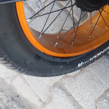 Arka Lastik Defosu Ve Çamurluk Tasarımı Nedeniyle Güvenlik Riski Ve Kontrol Kaybı