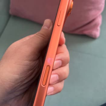 Renk Atması Sorunu Nedeniyle İPhone 17 Pro Max Ücretsiz Değişim Talebi